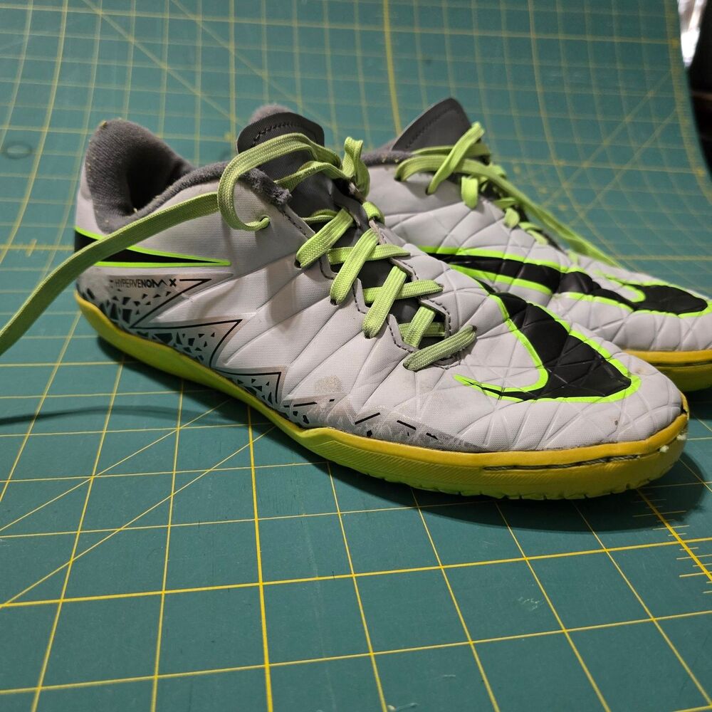 Nike HypervenomX Phelon III IC Indoor Soccer Shoes Youth 6Y White Neon Green